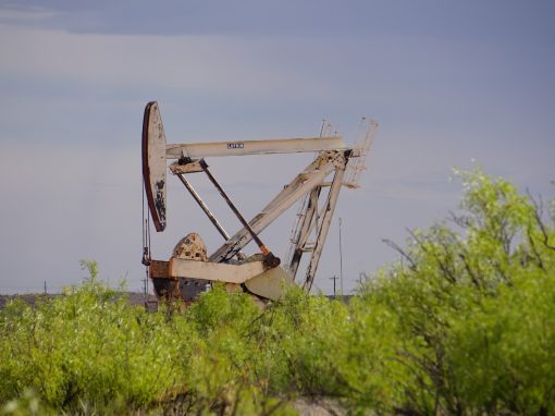 El petróleo de Texas sube un 2,1 % y cierra en 89,11 dólares el barril