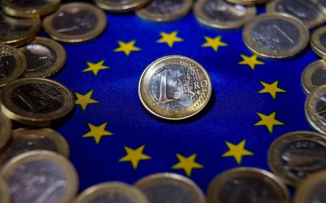 El euro cayó hasta los 1,08 dólares este 2 de febrero