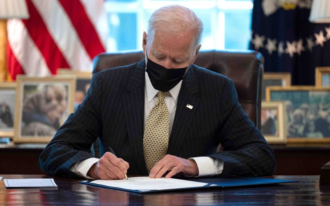 Biden firmó la extensión del programa de ayudas para pequeñas empresas