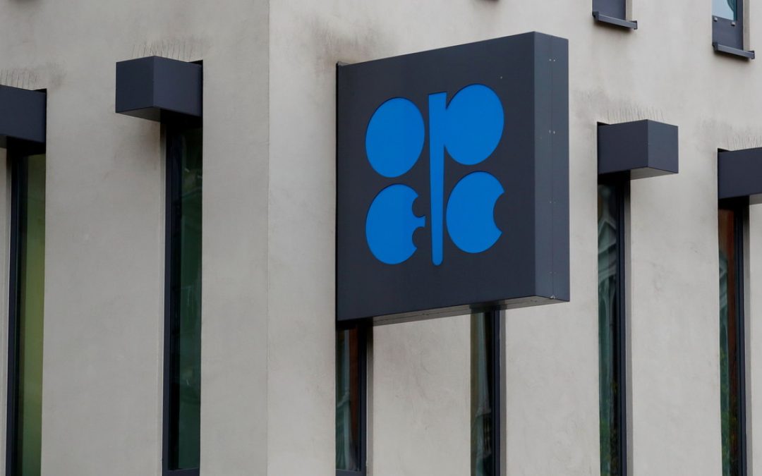 Producción de la OPEP+ reportó en enero su mayor descenso en seis meses
