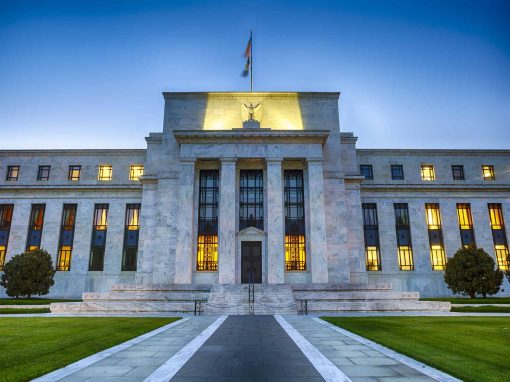 Apuestas de alzas de Fed caen y los rendimientos del Tesoro se hunden