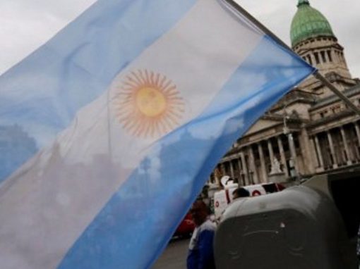 Argentina aumenta impuesto al combustible: se espera su repercusión en precios