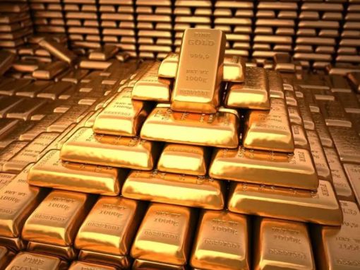Oro baja pero se mantiene cerca de umbral de 1.800 dólares por riesgos de recesión