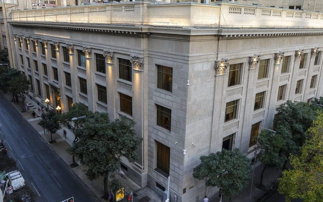 Banco Central de Chile baja la proyección de crecimiento económico para este año