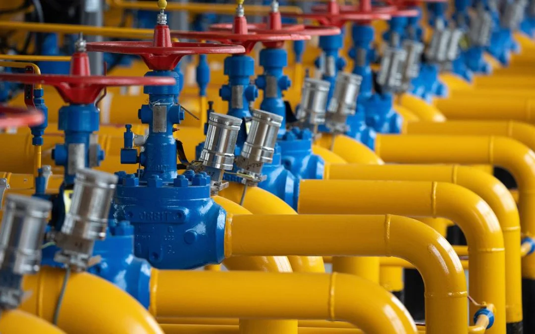 Países Bajos informa que no pagará el gas ruso en rublos y Gazprom corta el suministro
