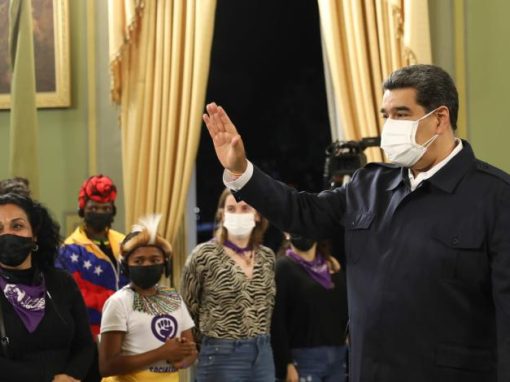 Presidente Maduro invita a las empresas francesas a producir petróleo y gas en Venezuela