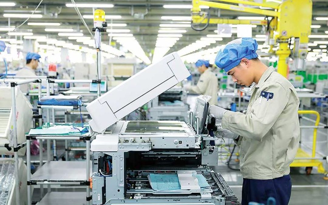 La producción de las fábricas japonesas cae al ritmo más rápido en casi 4 años