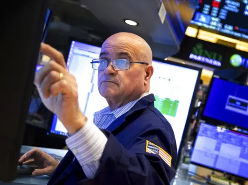 Wall Street cae lastrado por preocupaciones sobre Apple y China