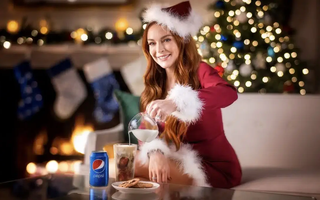 Pepsi y Lindsay Lohan revelan la bebida favorita de Santa Claus en esta campaña de Navidad￼