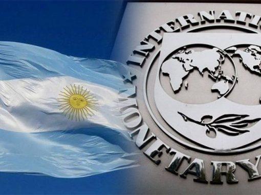 Argentina pasa último examen del año del FMI y asegura recursos