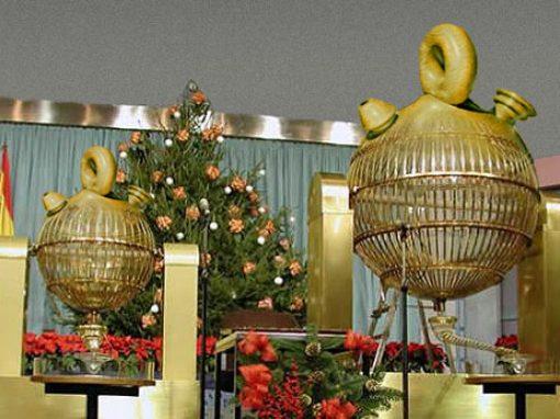 La tradicional lotería de Navidad reparte millones de euros por España