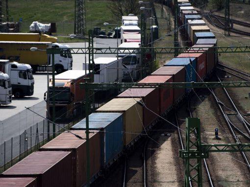 La UE dona a Serbia 600 millones de euros para la modernización de una vía férrea