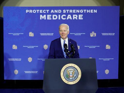 Biden limitará el precio de los medicamentos para mayores de 65 años