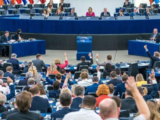 Eurodiputados buscan regular el uso de aplicaciones de Inteligencia Artificial